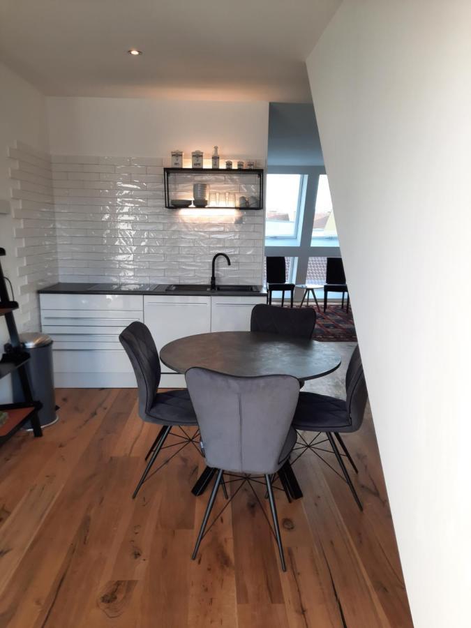 Skysuite Holiday Home فيينا المظهر الخارجي الصورة