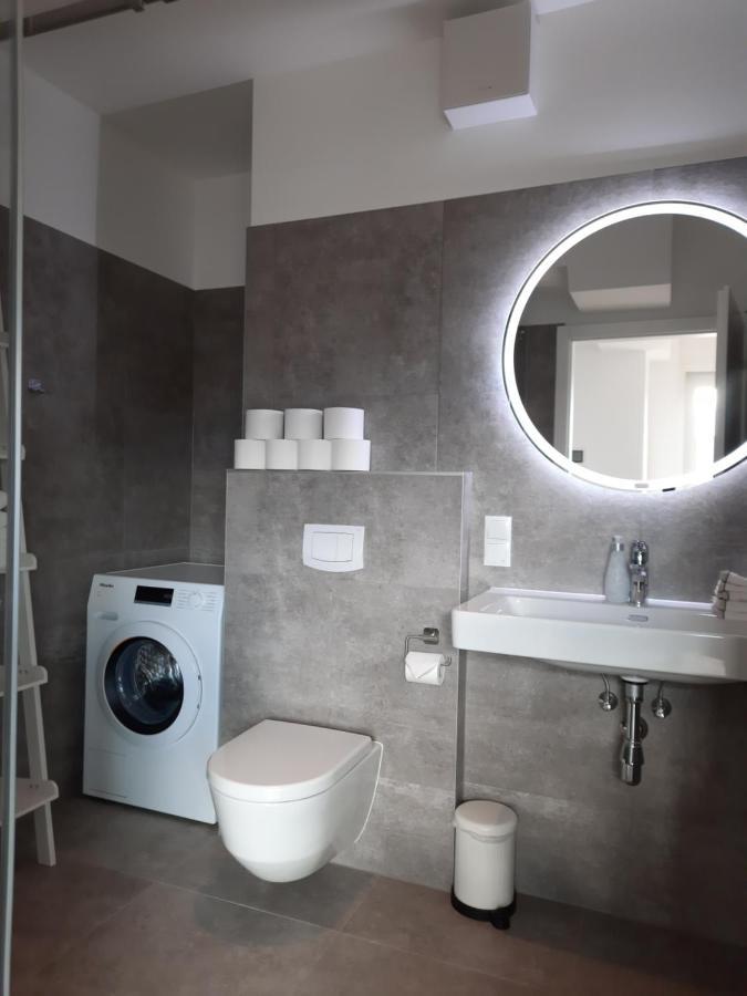 Skysuite Holiday Home فيينا المظهر الخارجي الصورة
